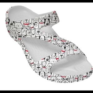 Brand New with tags Dawgs Z loudmouth sandals!